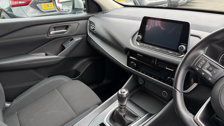 Nissan Qashqai 1.3 DiG-T MH Acenta Premium 5dr Petrol Hatchback